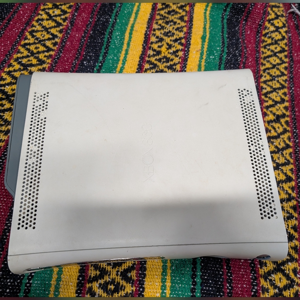 Xbox 360 - Picture 2 of 8